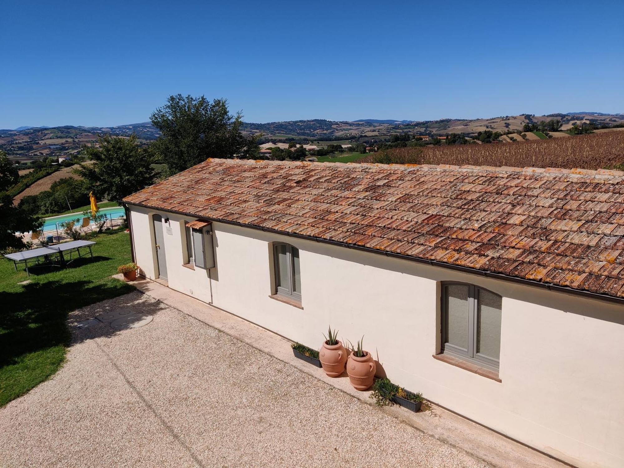 Rustico Del Bozzo Casa de hóspedes Castelleone di Suasa Exterior foto