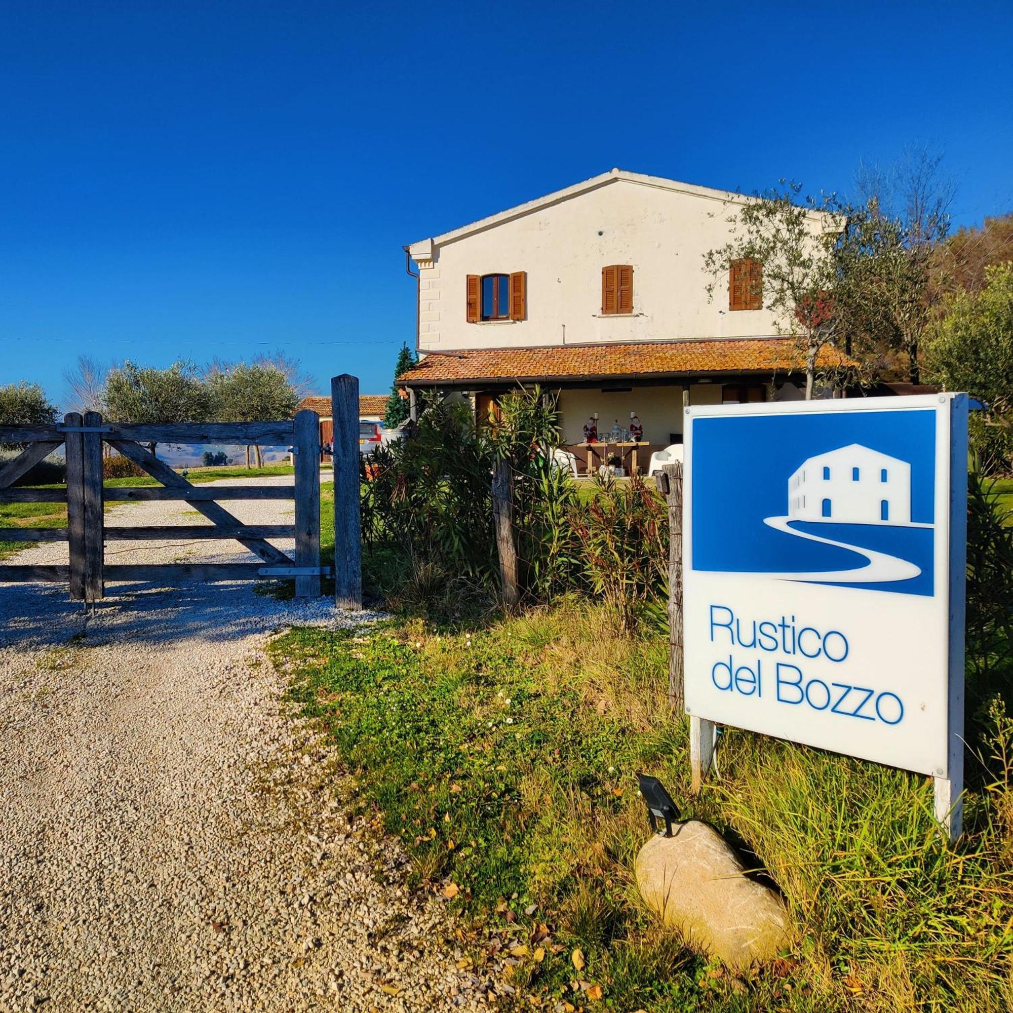 Rustico Del Bozzo Casa de hóspedes Castelleone di Suasa Exterior foto