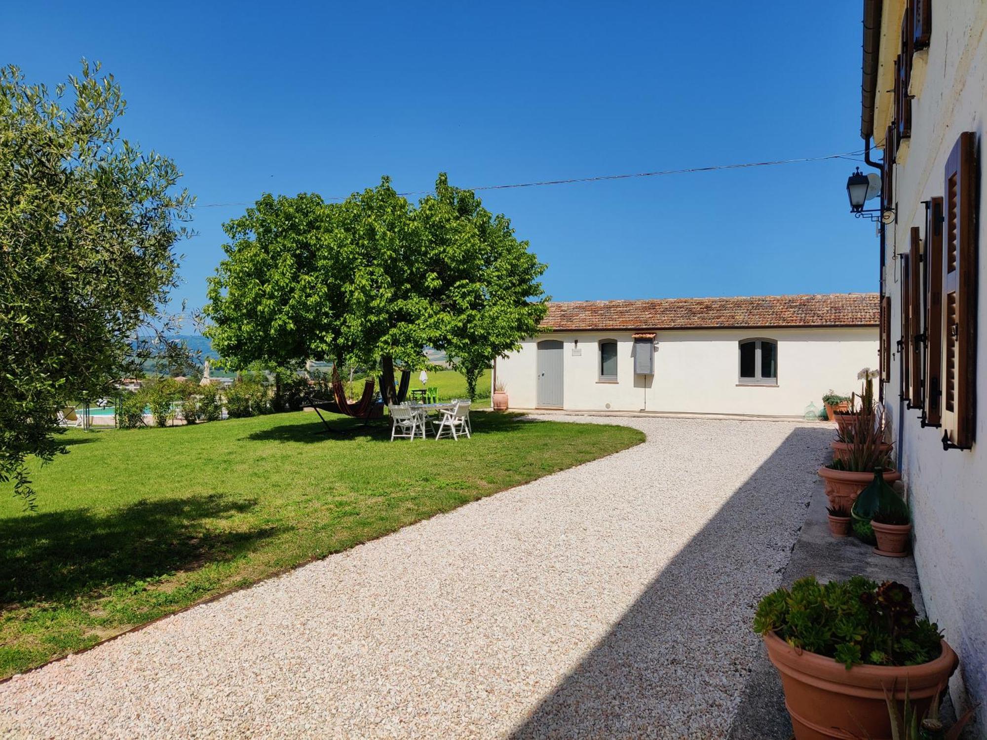 Rustico Del Bozzo Casa de hóspedes Castelleone di Suasa Exterior foto
