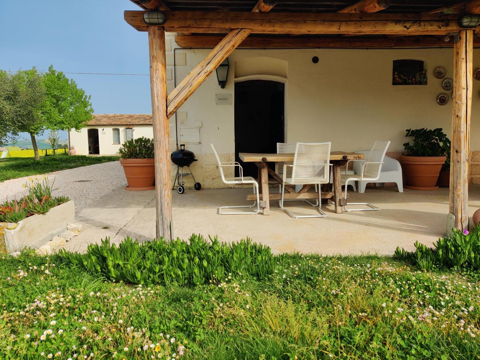 Rustico Del Bozzo Casa de hóspedes Castelleone di Suasa Exterior foto