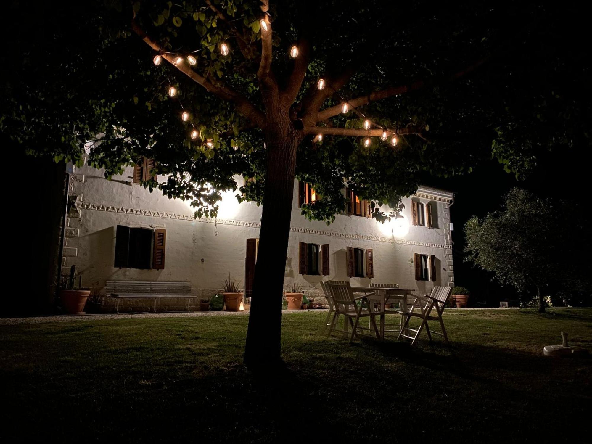 Rustico Del Bozzo Casa de hóspedes Castelleone di Suasa Exterior foto