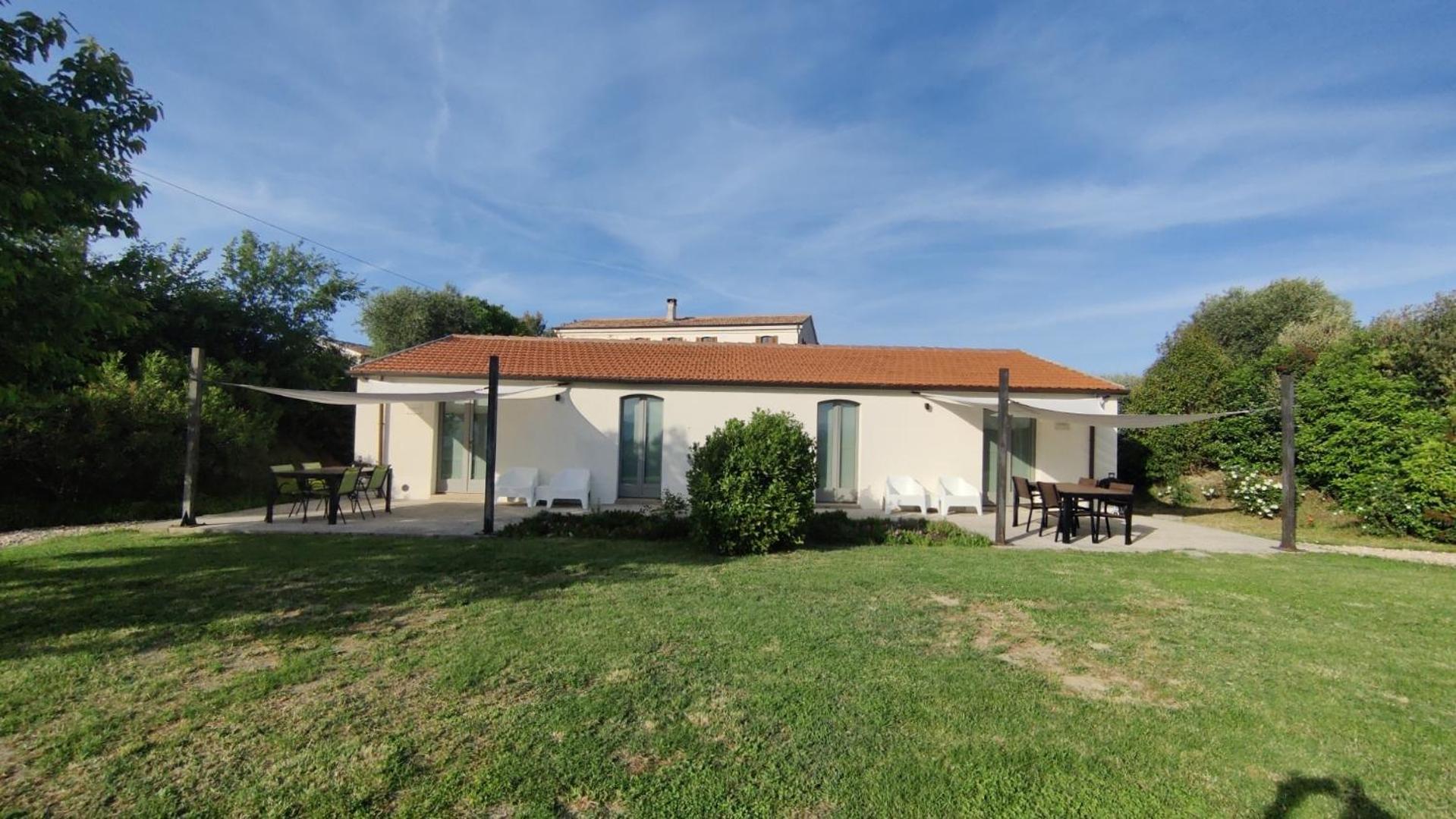 Rustico Del Bozzo Casa de hóspedes Castelleone di Suasa Exterior foto